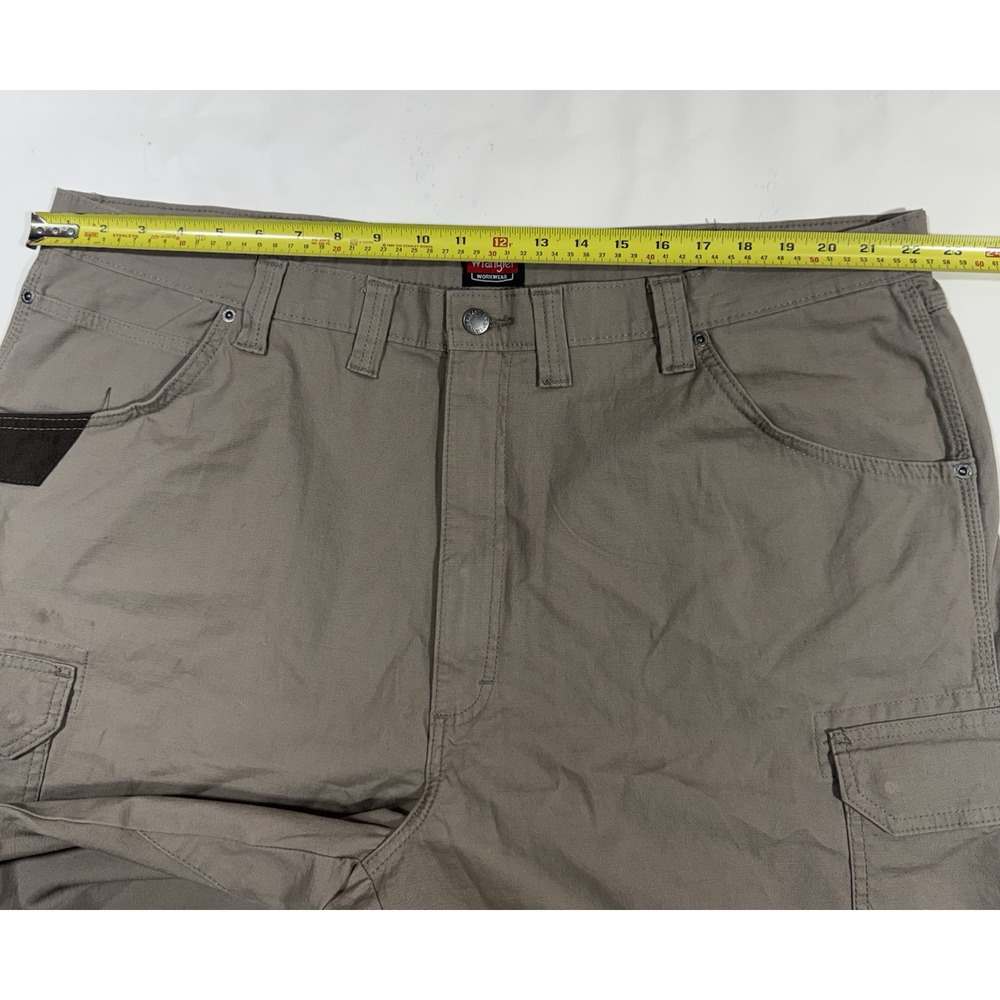 Wrangler Workwear cargo shorts heavy duty outdoor ripstop Men’s Size 42 - Picture 8 of 15